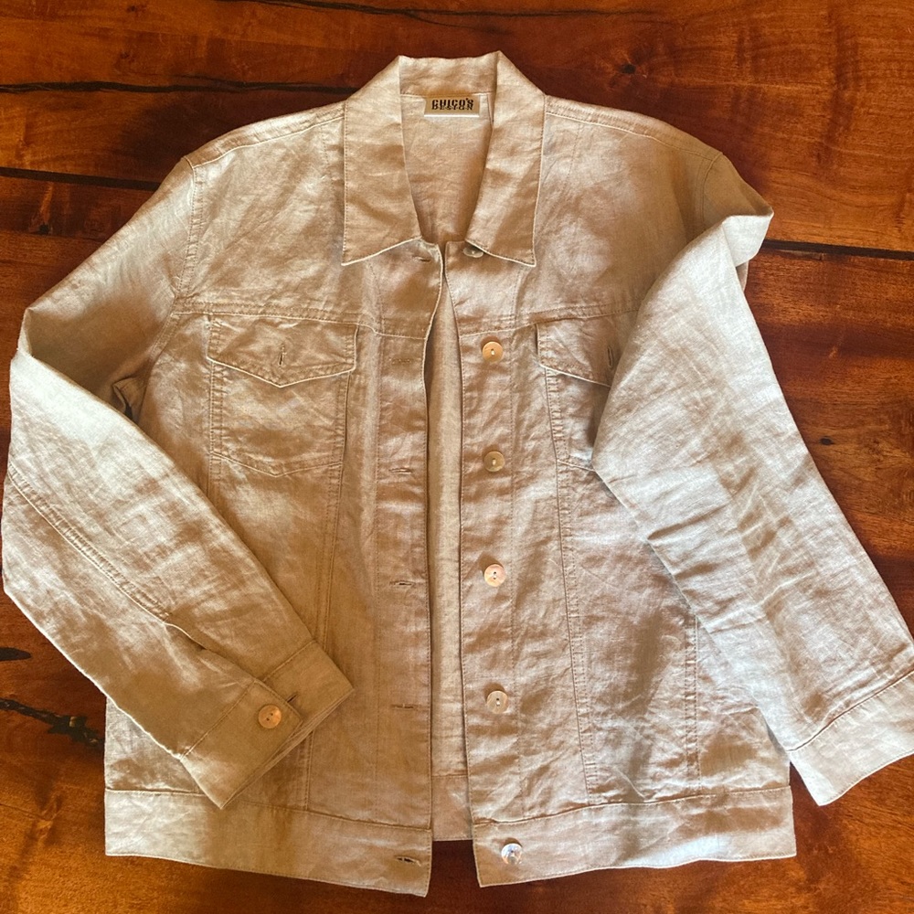 Shiny eggshell Chico’s 100% linen jacket, size 0